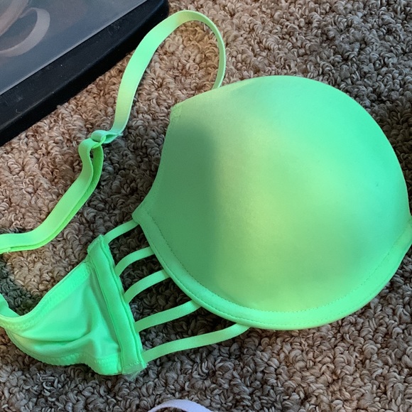 Lot of La senza bras, push up and lightly lined - Picture 2 of 6